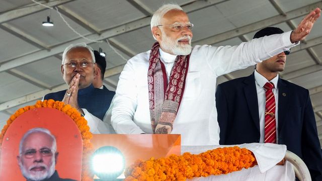 Eye On Bihar Election, PM Modi Targets Lalu Yadav Over Fodder Scam, Kumbh