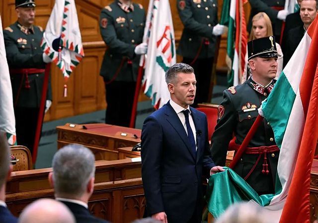 Magyar anuncia un renacer húngaro en un país plural, europeísta y sin corrupción
