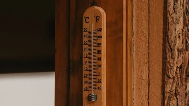 40 fok felé kúszik a hőmérő, felhő és csapadék se igen lesz