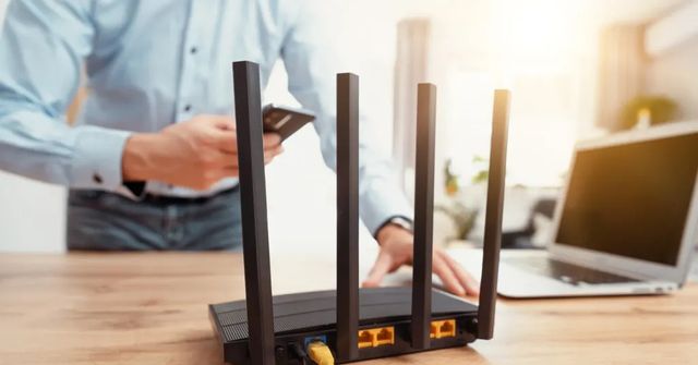 Vojenské zpravodajství se zapojilo do akce proti ruským hackerům, ovládli routery pro malé firmy