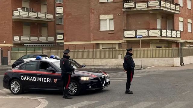 Bari, 60enne ucciso a coltellate in casa