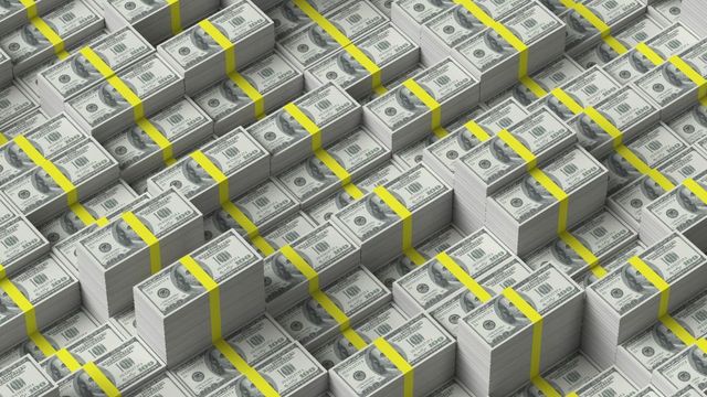 Подписът на Тръмп ще фигурира върху 100-доларови банкноти