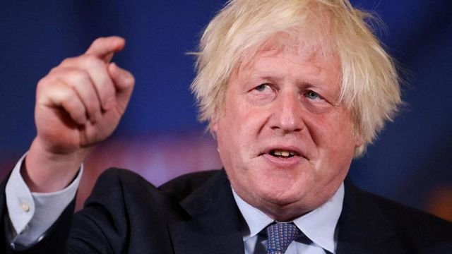 Boris Johnson planteó robar vacunas para el covid en Países Bajos