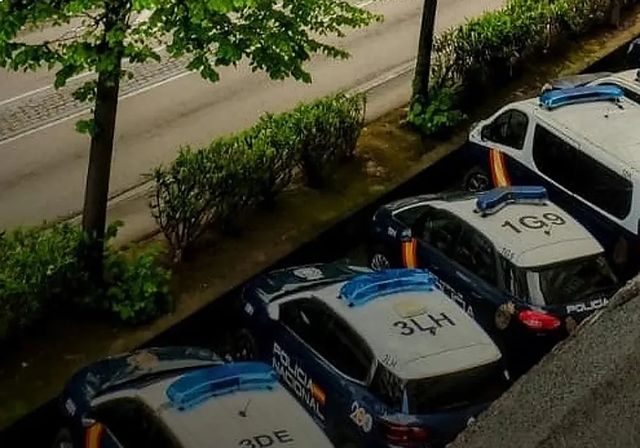 Detenidos dos menores por grabar y difundir una agresión sexual a otra adolescente en Torrelavega