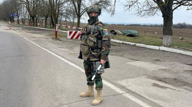 Militarii moldoveni din contingentul Forțelor Mixte de Menținere a Păcii poartă însemnul drapelului național în Zona de Securitate