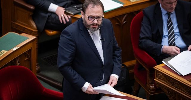 Kármán András: El kell szomorítanom a bukott miniszterelnököt