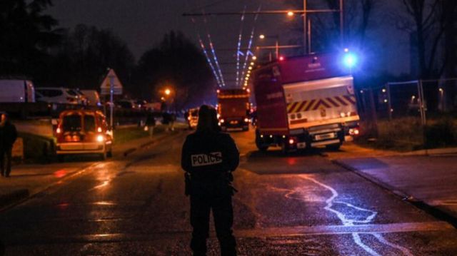 Franța: Zece persoane, printre care și cinci copii, au murit într-un incendiu în apropiere de Lyon