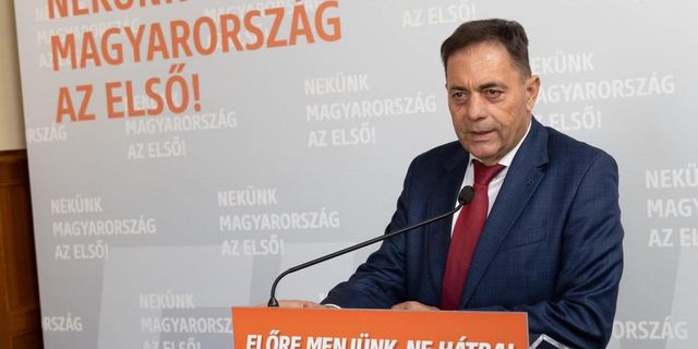 Magyarázkodni kényszerült a fideszes Pócs János, miután azt mondta, volt egy gyenge pillanata a kisfiút felrúgó edzőnek