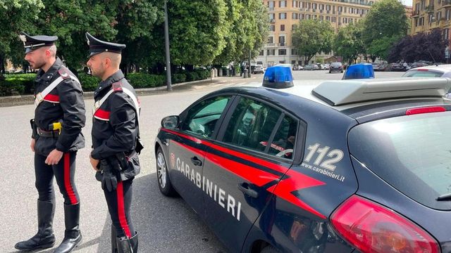 Picchia la compagna e la suocera, arrestato un 27enne marittimo a Torre del Greco