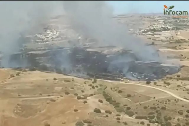 Desalojan a vecinos de un pueblo de Toledo por un incendio forestal