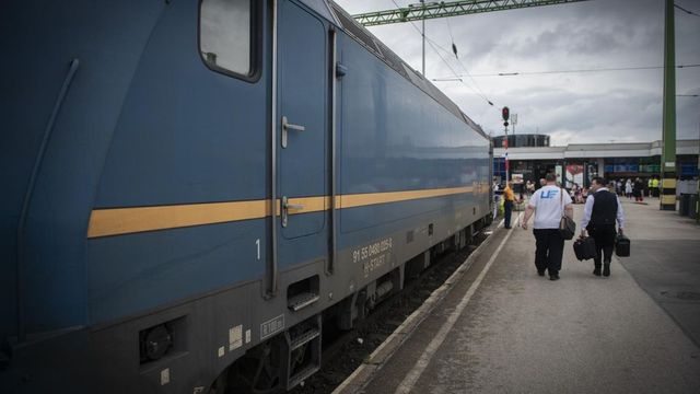Kisiklott egy mozdony a Déli pályaudvaron