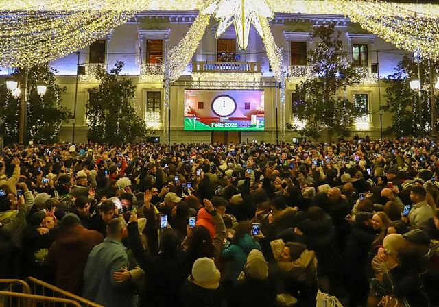 El ambiente en el centro de Granada en Nochevieja