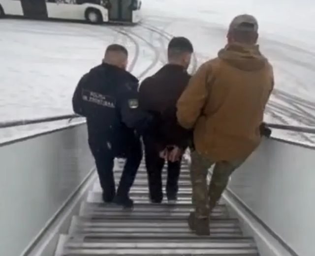 Un cetățean străin bănuit de furt a fost identificat înainte de decolarea cursei Chișinău–Istanbul și reținut pentru 72 de ore