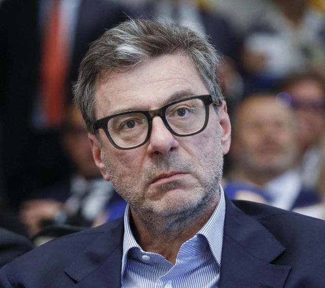 L'Italia si avvicina alla Francia, spread sotto 10 punti