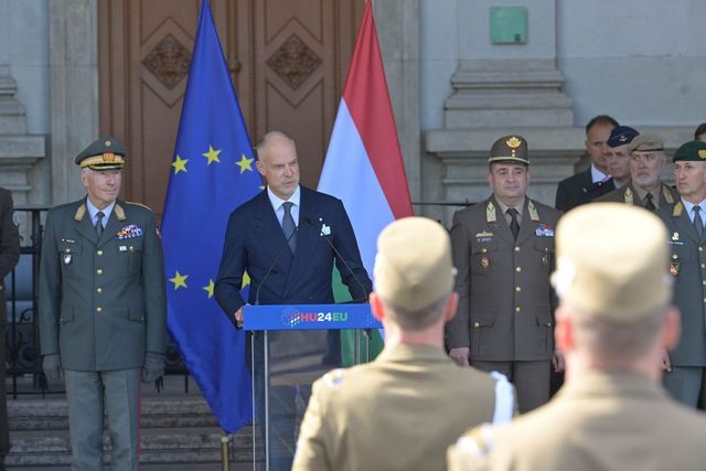 Szalay-­Bobrovniczky Kristóf: nem engedhetjük meg egy újabb háború pusztítását