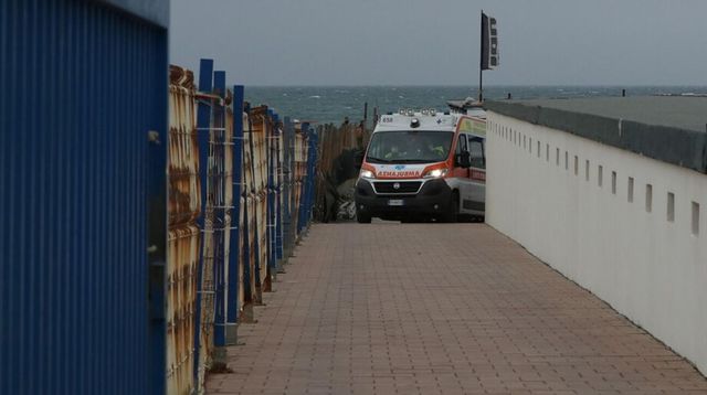 Corpo senza vita di una neonata trovato sugli scogli a Villa San Giovanni