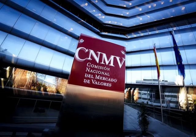La CNMV da un giro en su estrategia frente a los 'influencers' financieros y busca su colaboración