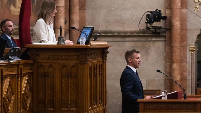 Magyar Péter napirend előtt a parlamentben – cikkünk frissül