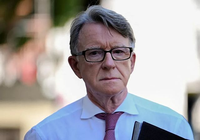 El exembajador británico Peter Mandelson deja el Partido Laborista tras aparecer en los papeles de Epstein