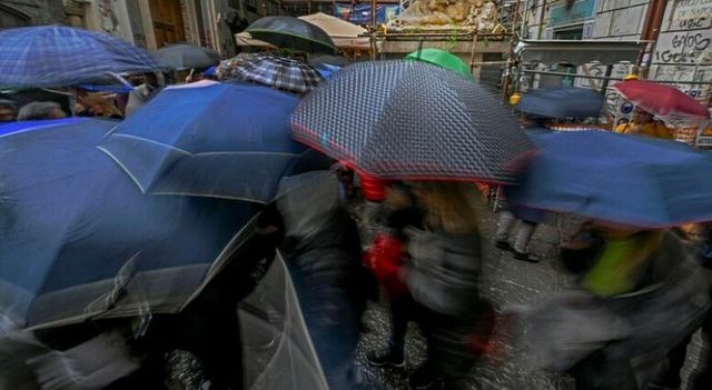 Allerta meteo gialla a Napoli e in Campania, oggi pomeriggio tornano i temporali