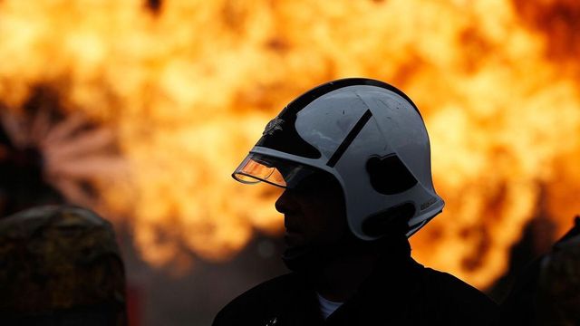 Пожар на асансьор в жилищен блок в София доведе до евакуация на 20 души