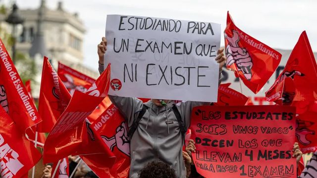 Miles de estudiantes, en huelga para exigir los modelos del examen de Selectividad