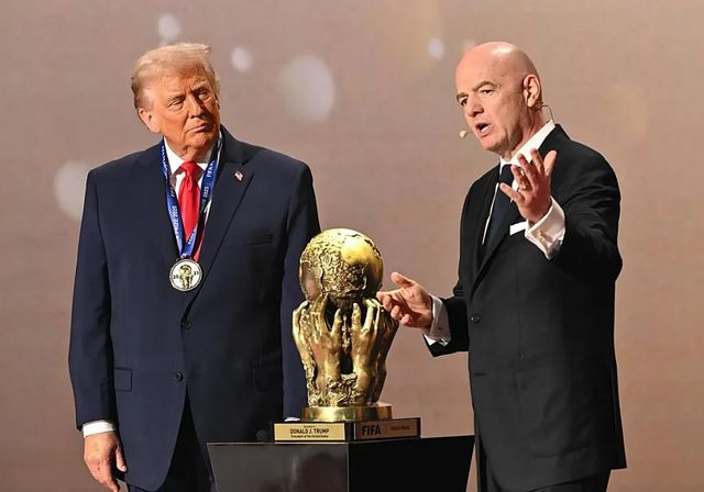 Donald Trump recibe el premio FIFA de la Paz