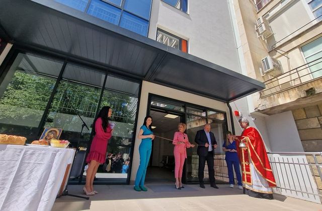 Откриха новият корпус на областната болница във Велико Търново - Труд