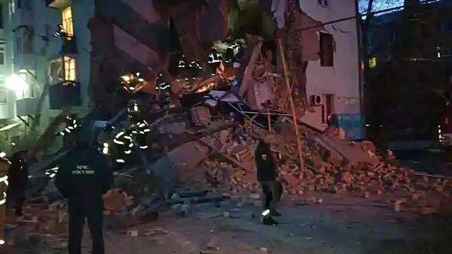 Трима души загинаха и 10 бяха ранени при руска атака с дрон срещу град Днипро