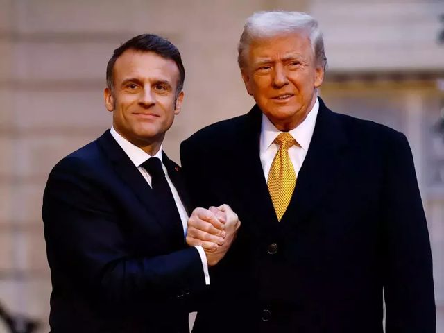 Emmanuel Macron a sosit la Casa Albă pentru a discuta cu Donald Trump despre Ucraina