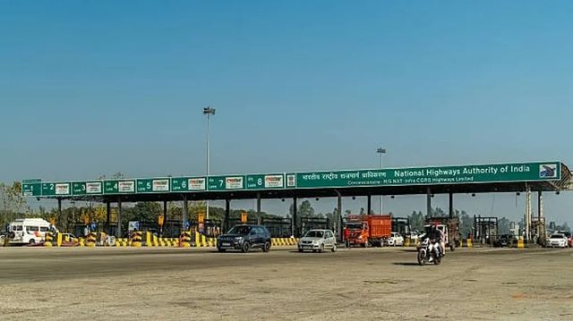 Supreme Court asks NHAI to consider setting up CCTVs, monitoring rooms at toll plazas