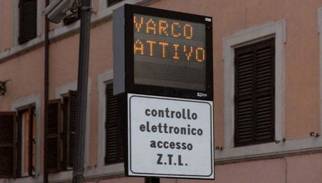 Le nuove regole della Ztl Fascia Verde a Roma: rinvio dei divieti per Euro 3 ed Euro 4, cosa cambia