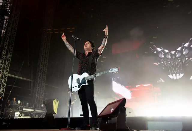 Solistul trupei Green Day renunță la cetățenia americană din cauza scandalului privind dreptul la avort