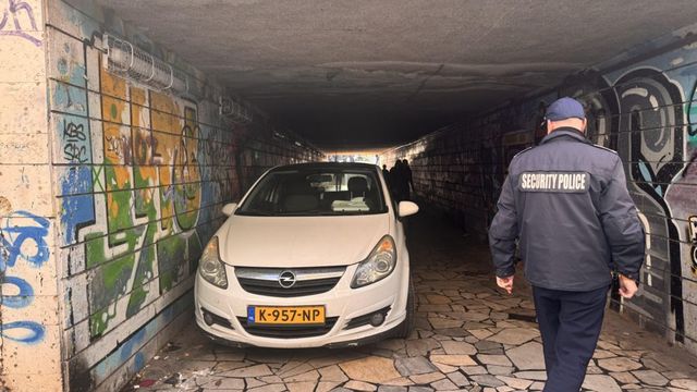 Намериха паркирана кола в подлез във Варна