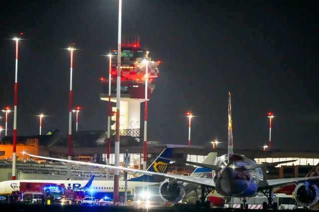 Un avion American Airlines din New York a fost deviat către Roma după o amenințare cu bombă