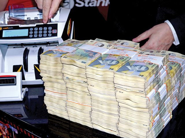 Clubul românilor bogați, creștere record: Câți au depozite bancare mai mari de 100.000 de euro la bancă