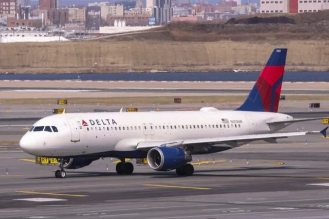 Două avioane s-au ciocnit pe un aeroport cin New York