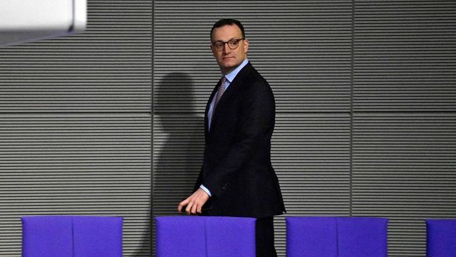 Germania, si dimette il capogruppo della Cdu dopo le polemiche sulla maternità surrogata