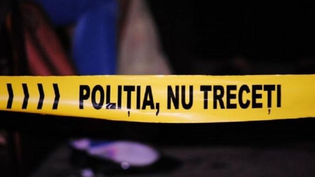 Un tânăr de 19 ani a fost înjunghiat mortal în fața unui magazin