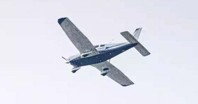 Un avion ușor a pierdut o roată în zbor, imediat după decolare, și a aterizat forțat, în Neamț