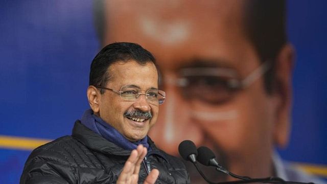 Kejriwal promises to waive 'inflated' water bills, if AAP wins Delhi polls