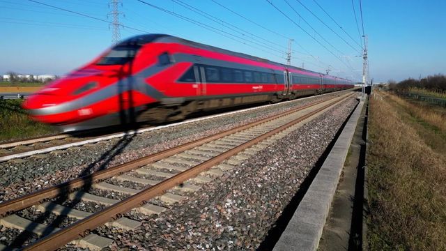 Cadavere sui binari, ritardi fino a 120 minuti dei treni sulla Roma-Firenze
