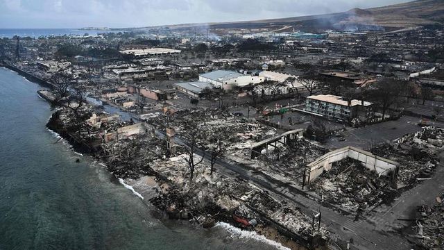 Incendiile de vegetatie din Hawaii au ucis cel putin 80 de persoane, iar alte cateva mii au fost fortate sa se evacueze de urgenta