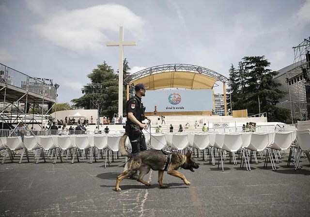 León XIV llega a España para acabar con 15 años de ausencia papal