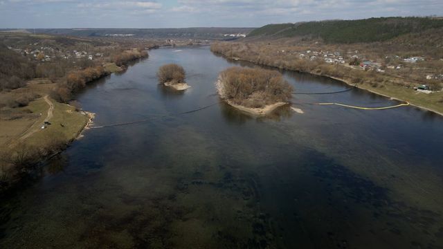 Poluare pe Nistru – Noi pete de produse petroliere observate în nordul țării – Ce spune ministrul Hajder