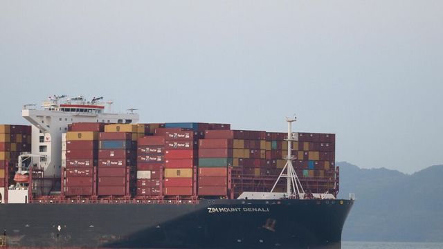 Cbs, due navi militari Usa hanno attraversato Hormuz schivando raid iraniani