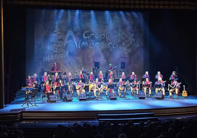 Almenara brinda por las fiestas y por un próspero Año Nuevo en su noveno concierto de Navidad