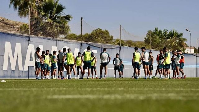 El Málaga CF no estará solo para cerrar el play off en Zaragoza