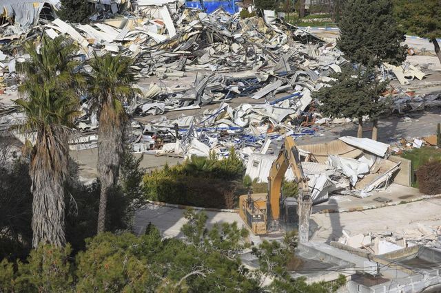 Israel derriba la sede de la Agencia de Naciones Unidas para los palestinos en Jerusalén