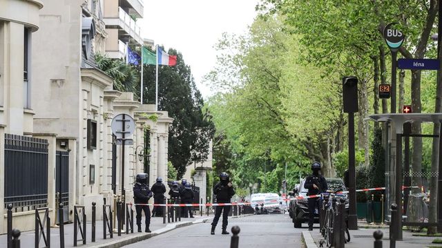 Őrizetbe vettek egy férfit, aki a párizsi iráni konzulátus felrobbantásával fenyegetőzött